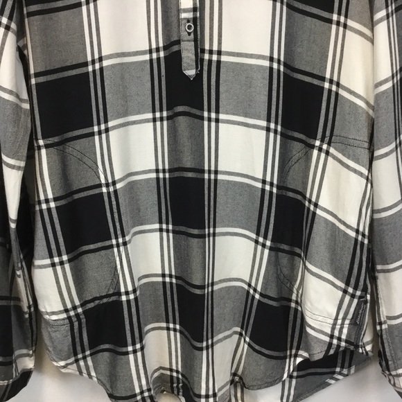 Eddie Bauer Black & White Plaid Tunic Blouse with Side Pockets - Picture 5 of 13